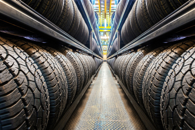 Four Signs It’s Time to Visit a Tire Shop